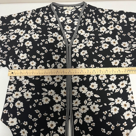 Max Studio Floral Kimono Sleeve Tie Front Blouse - Picture 10 of 10
